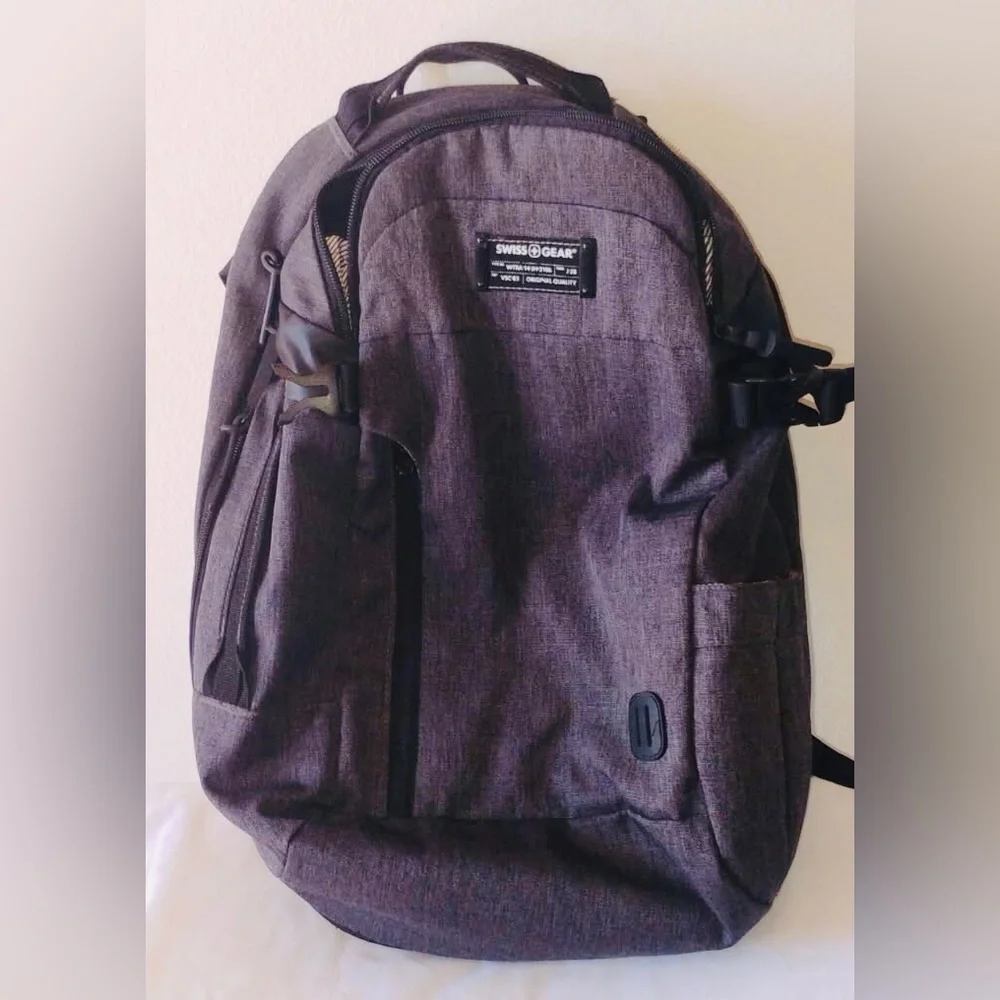 SwissGear Men's Heather Gray Backpack with Black Accents